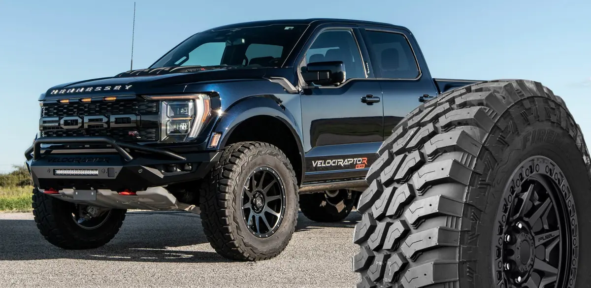 Pickup con llantas todo terreno